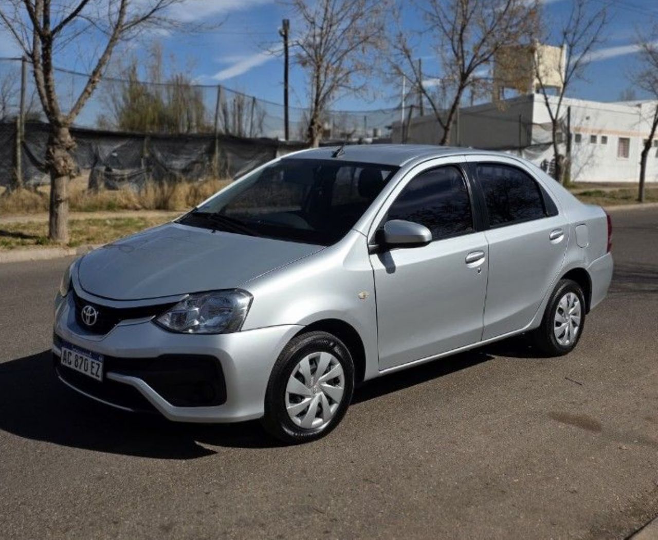 Toyota Etios Usado en Mendoza, deRuedas