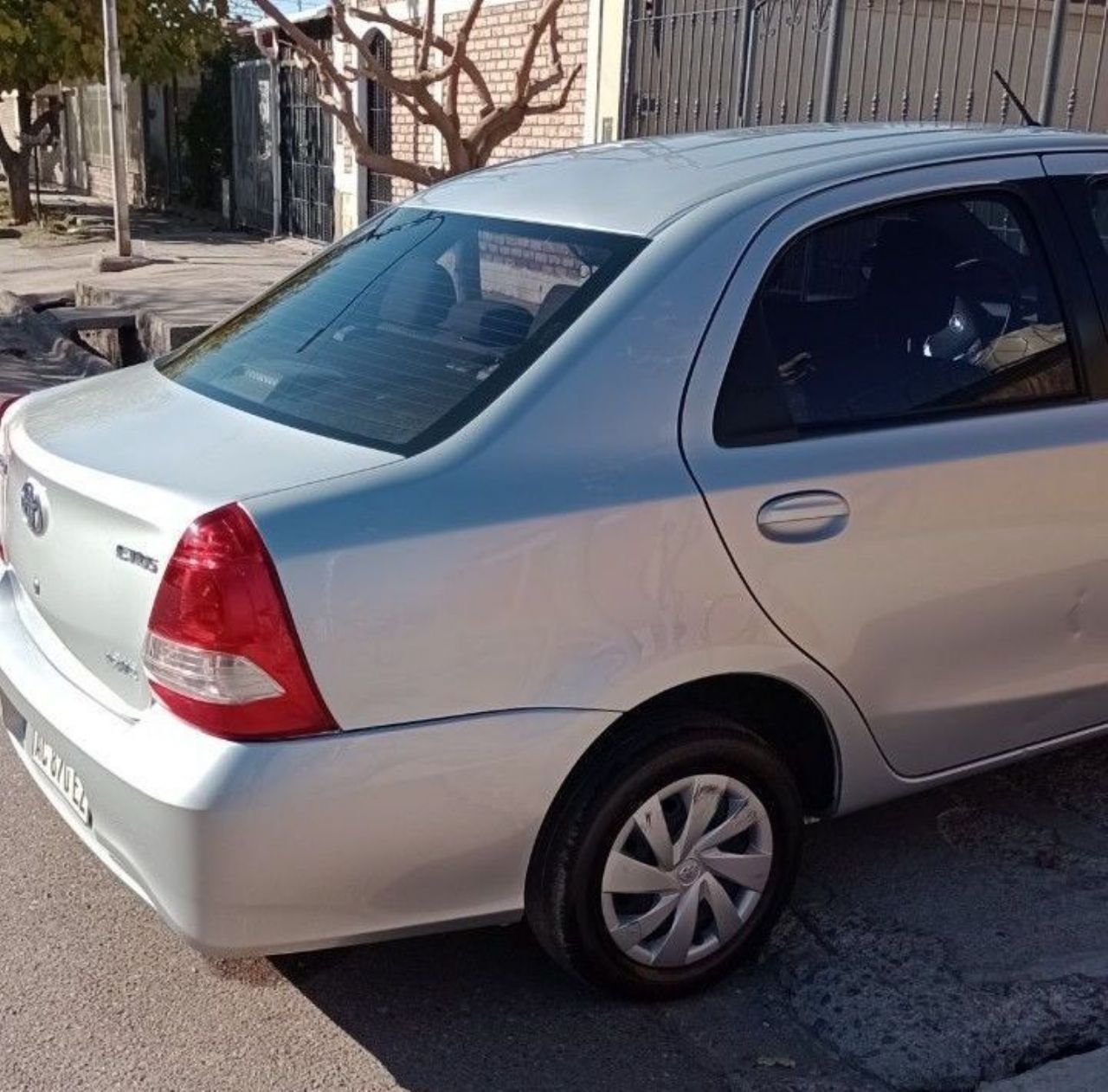 Toyota Etios Usado en Mendoza, deRuedas