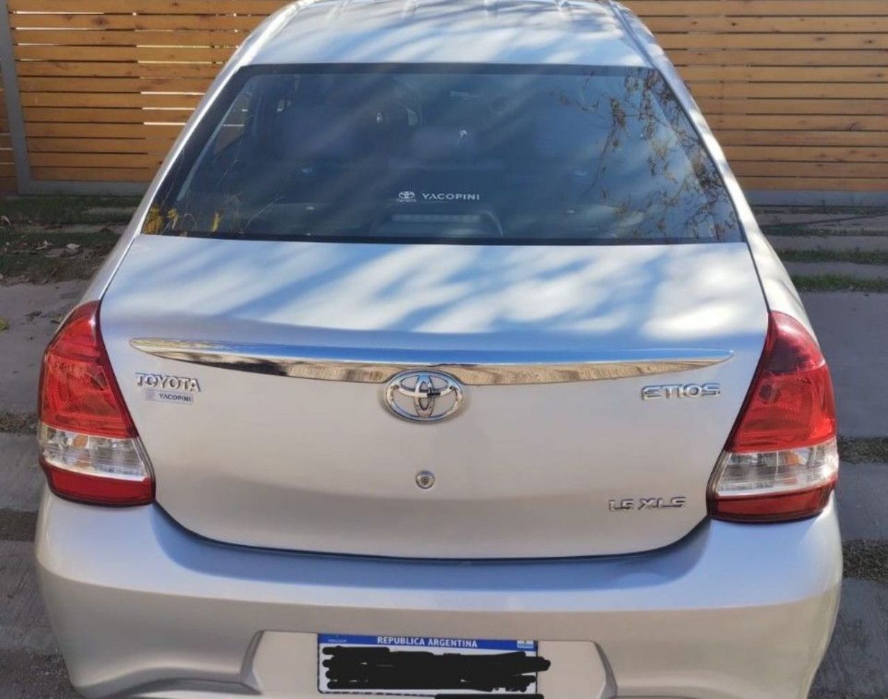 Toyota Etios Usado en Mendoza, deRuedas