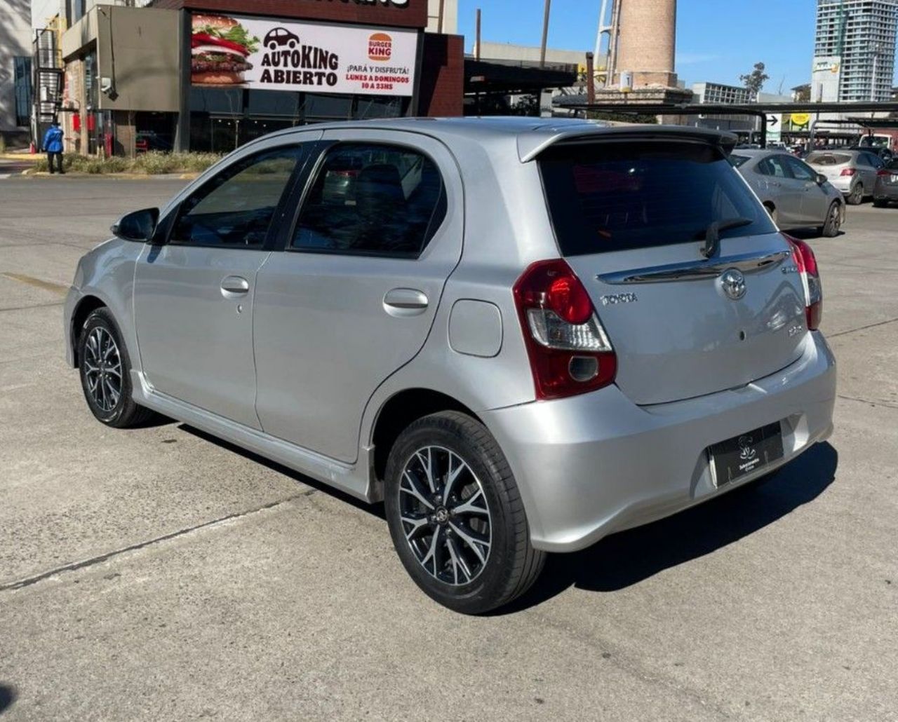Toyota Etios Usado Financiado en Córdoba, deRuedas
