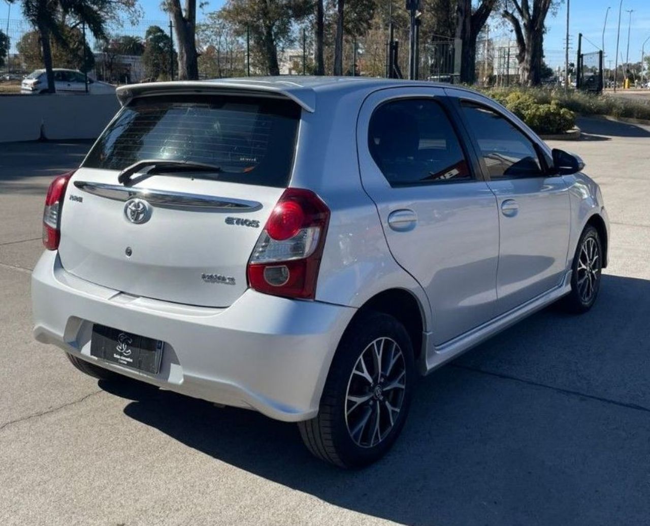 Toyota Etios Usado Financiado en Córdoba, deRuedas