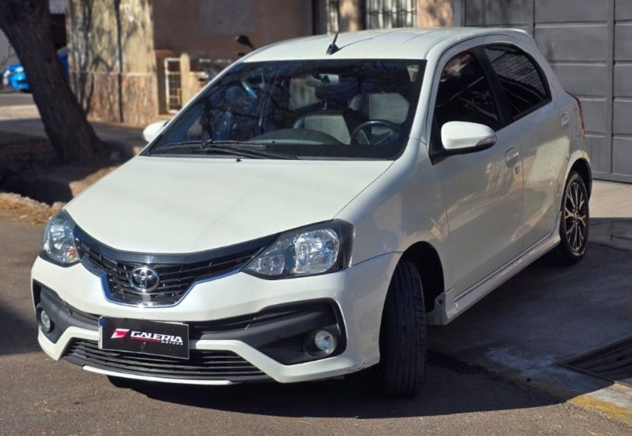 Toyota Etios Usado en Mendoza, deRuedas