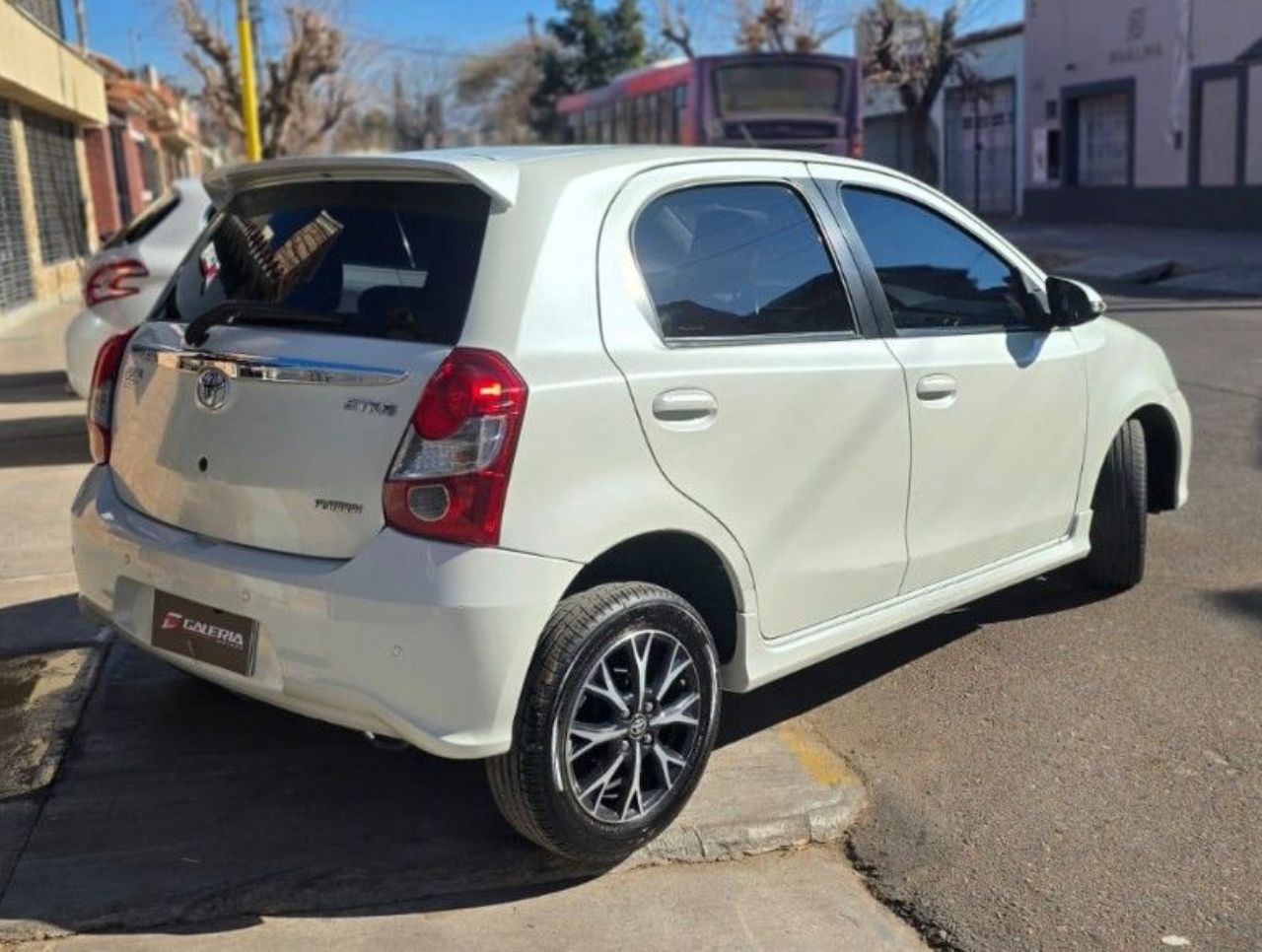 Toyota Etios Usado en Mendoza, deRuedas