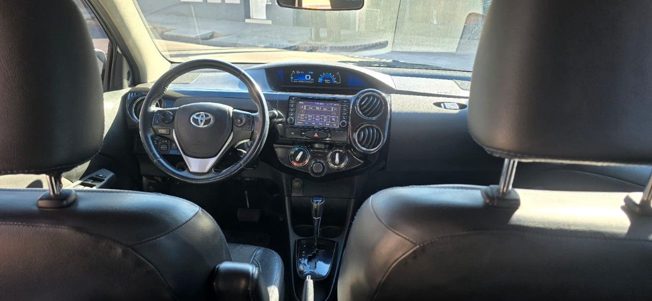 Toyota Etios Usado en Mendoza, deRuedas