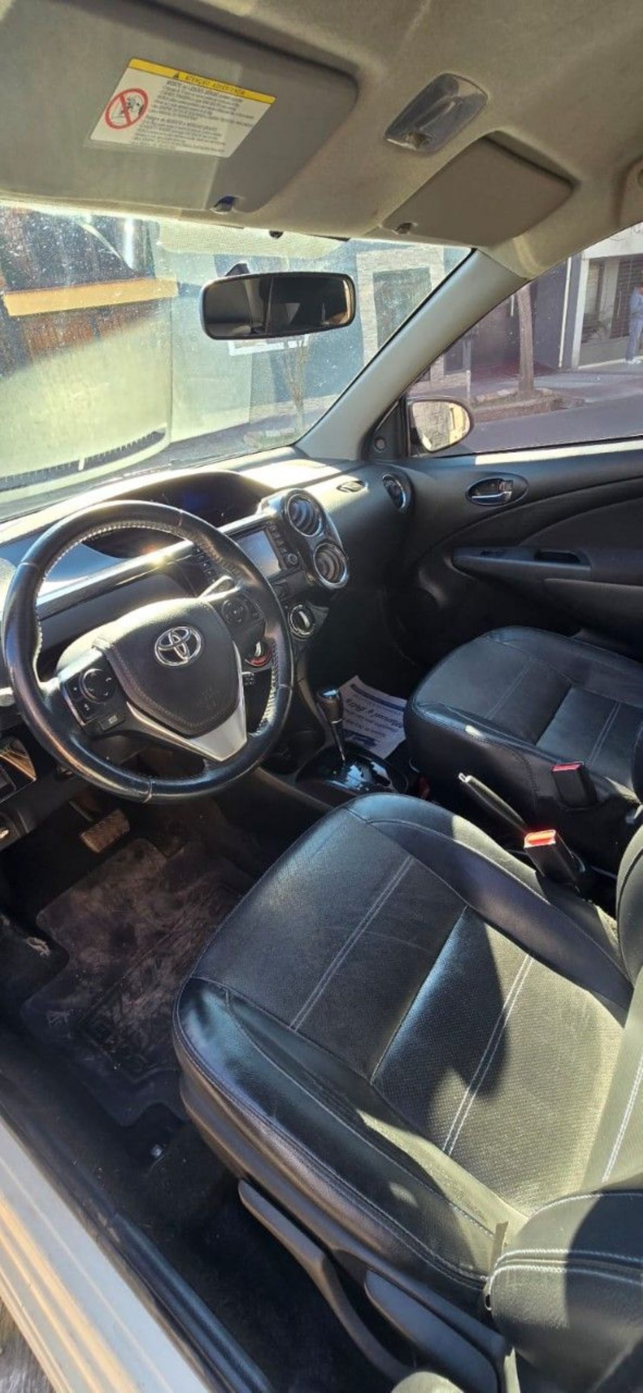 Toyota Etios Usado en Mendoza, deRuedas