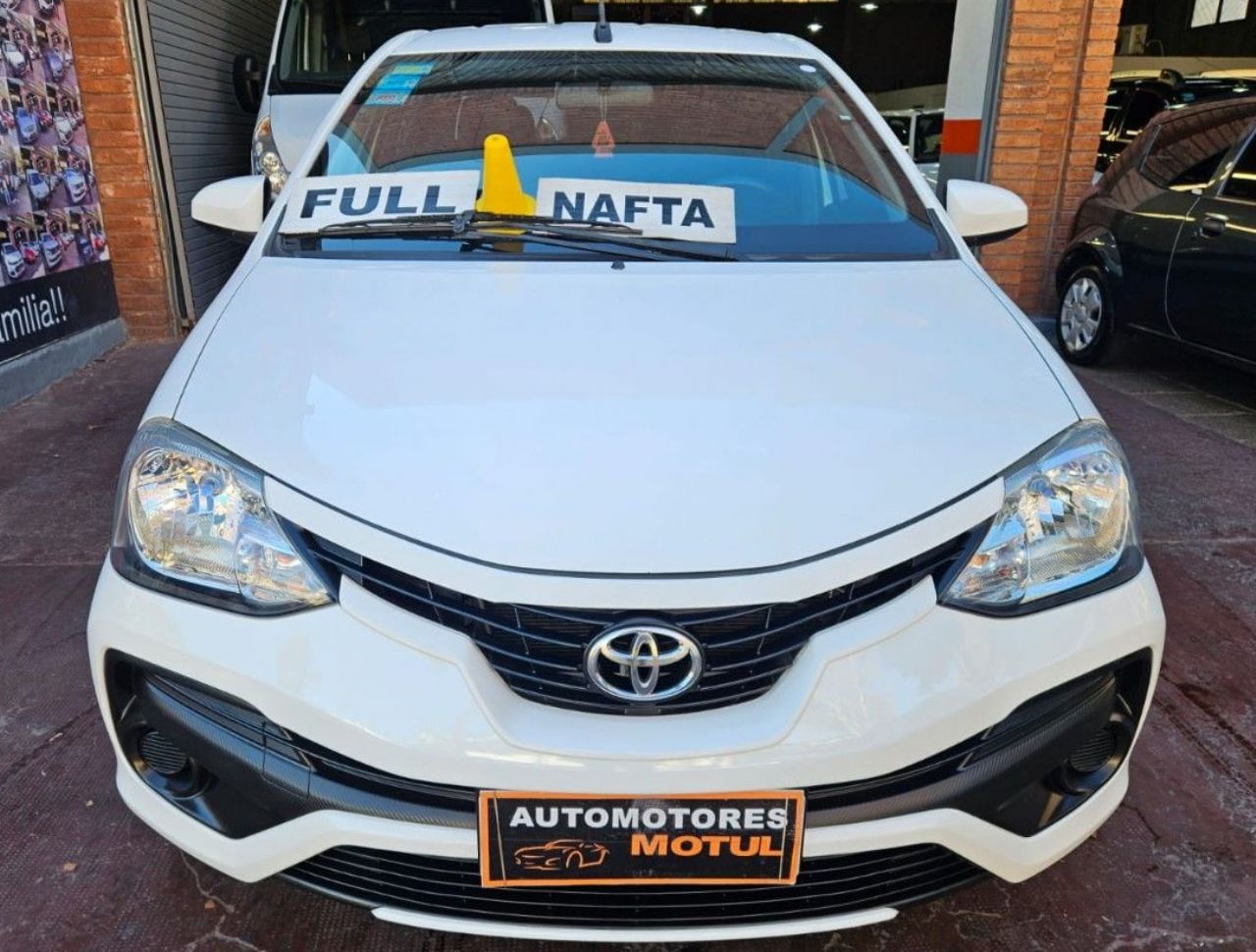 Toyota Etios Usado en Mendoza, deRuedas