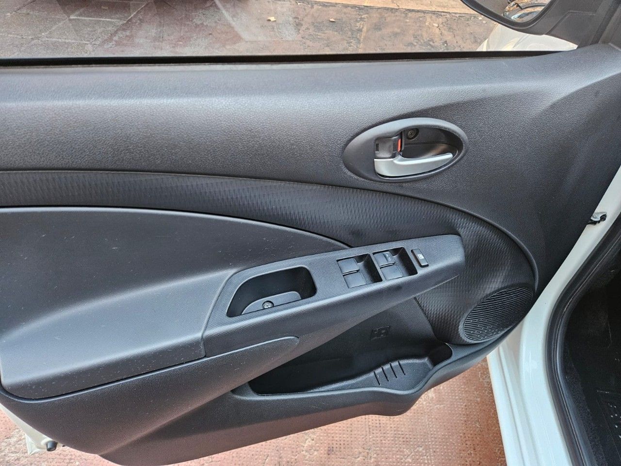 Toyota Etios Usado en Mendoza, deRuedas