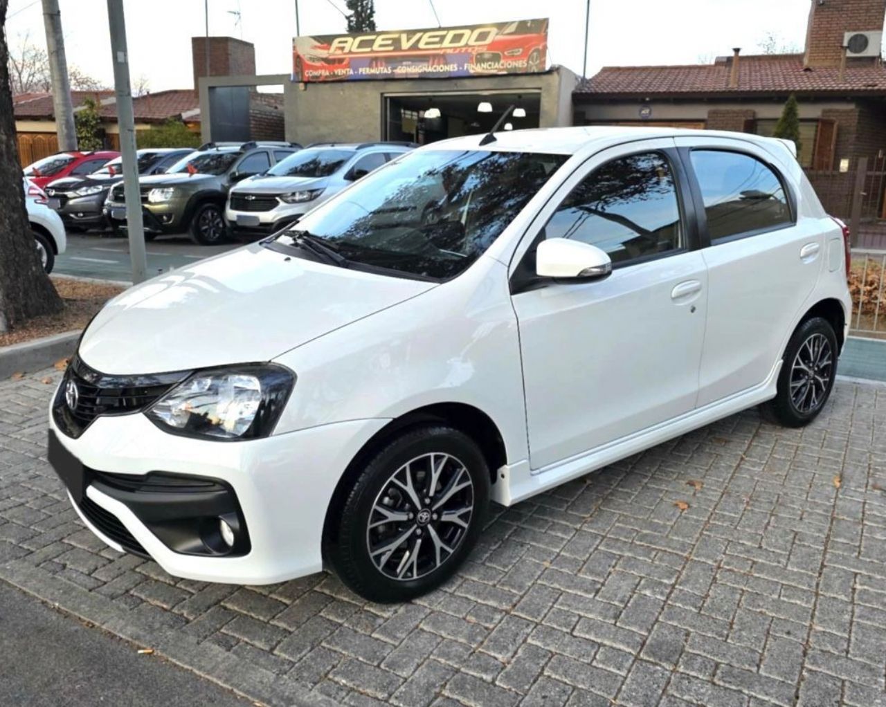Toyota Etios Usado en Mendoza, deRuedas