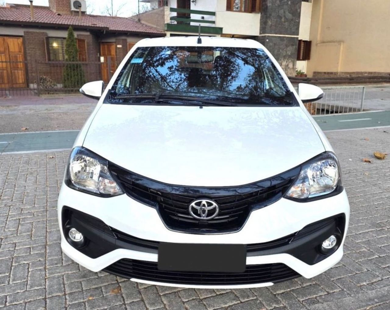 Toyota Etios Usado en Mendoza, deRuedas