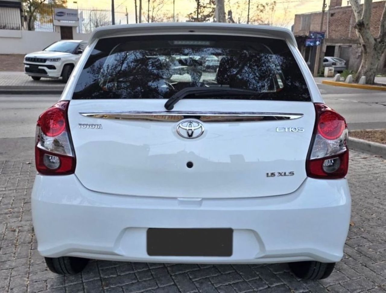 Toyota Etios Usado en Mendoza, deRuedas