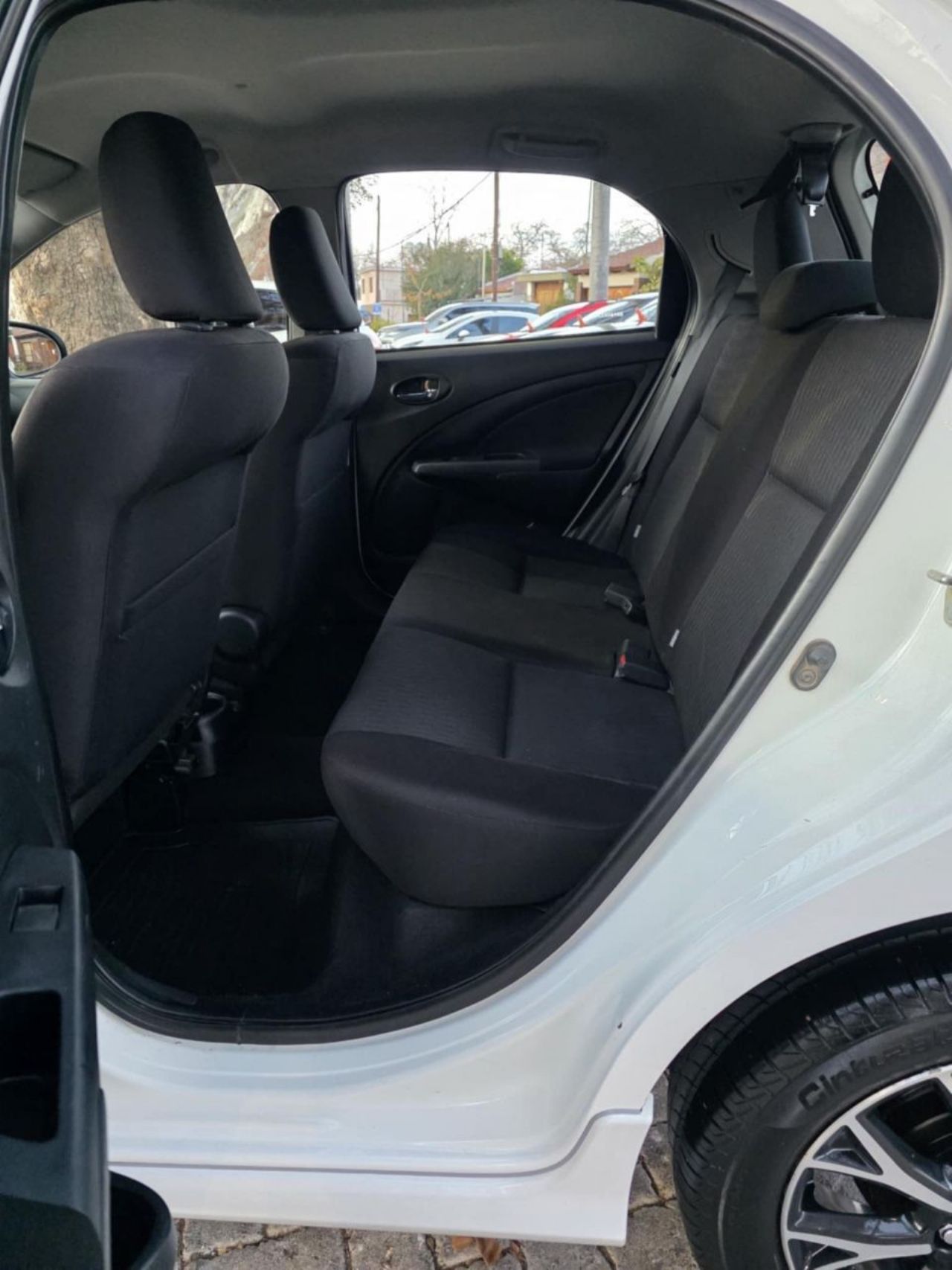 Toyota Etios Usado en Mendoza, deRuedas