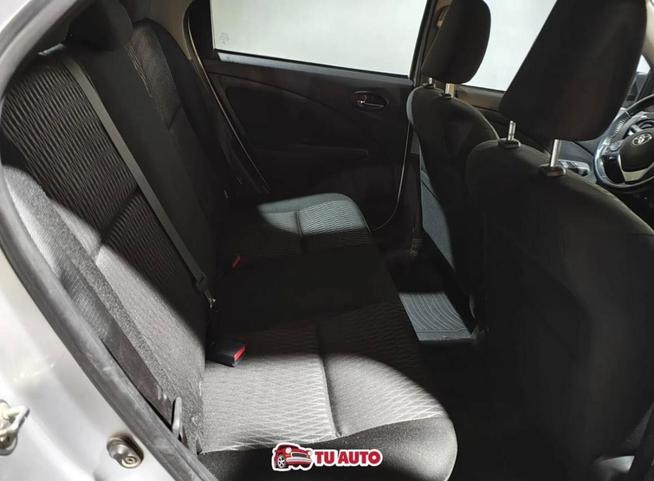 Toyota Etios Usado en Córdoba, deRuedas