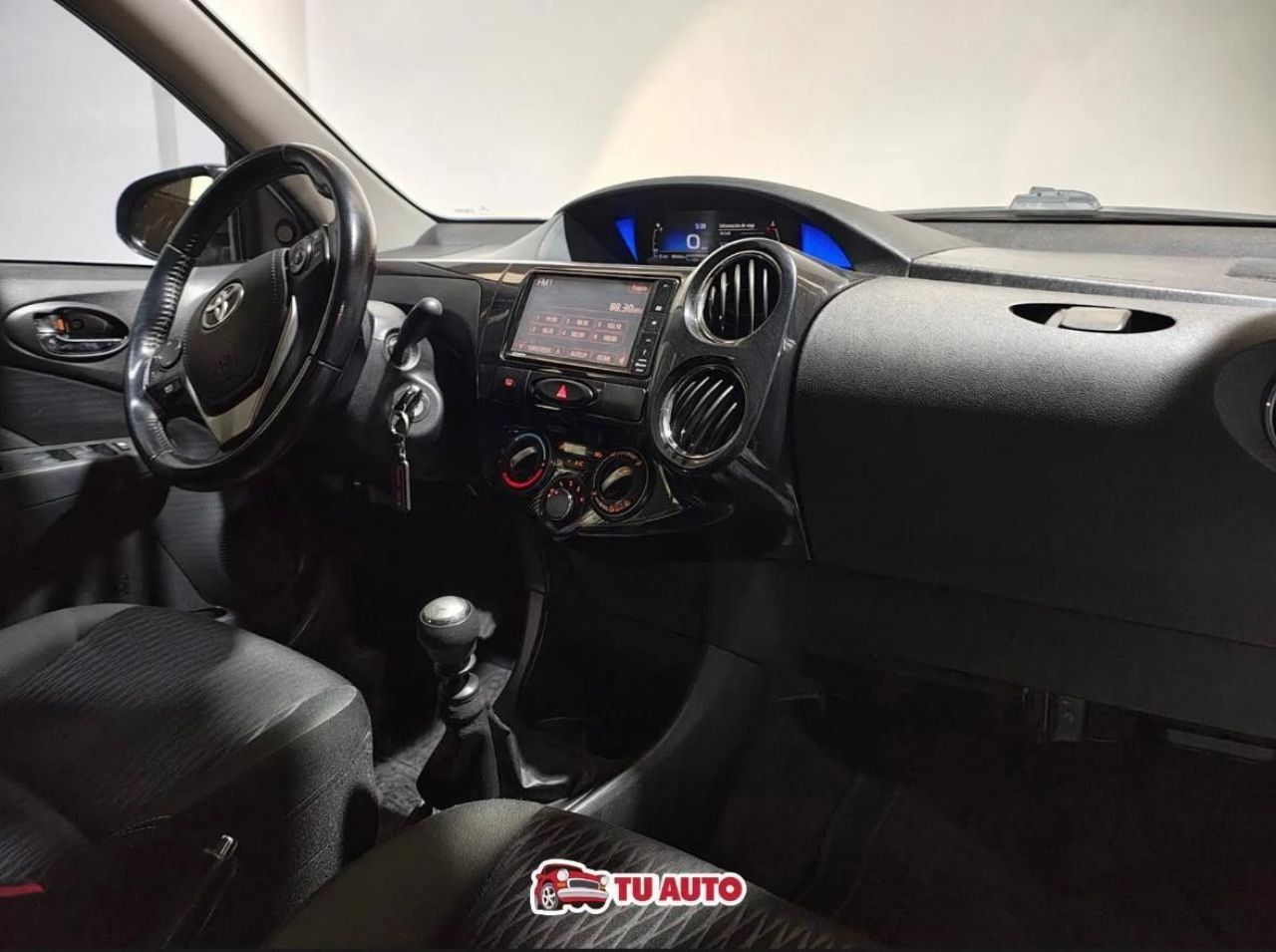 Toyota Etios Usado en Córdoba, deRuedas