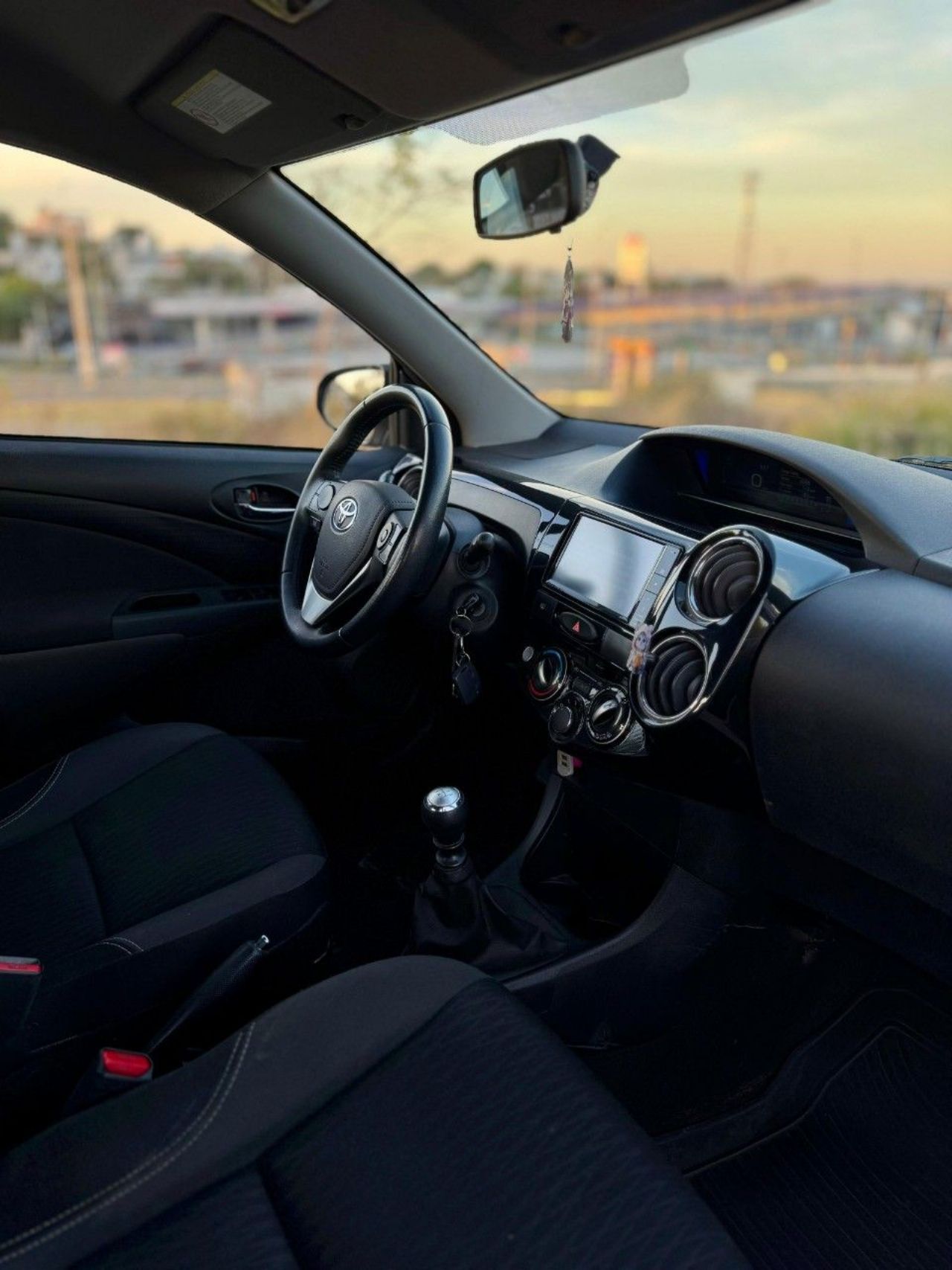 Toyota Etios Usado Financiado en Córdoba, deRuedas