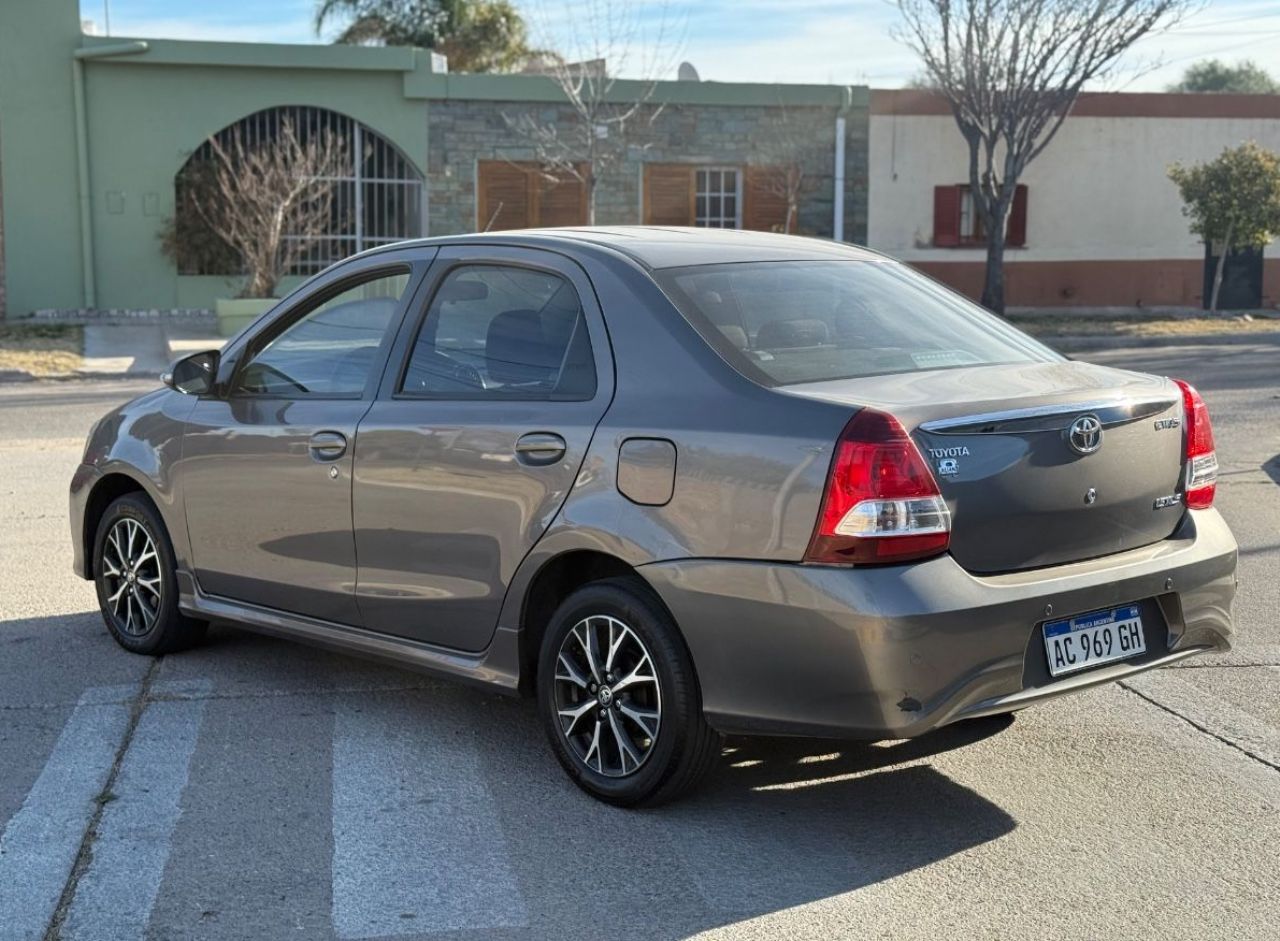 Toyota Etios Usado en San Luis, deRuedas