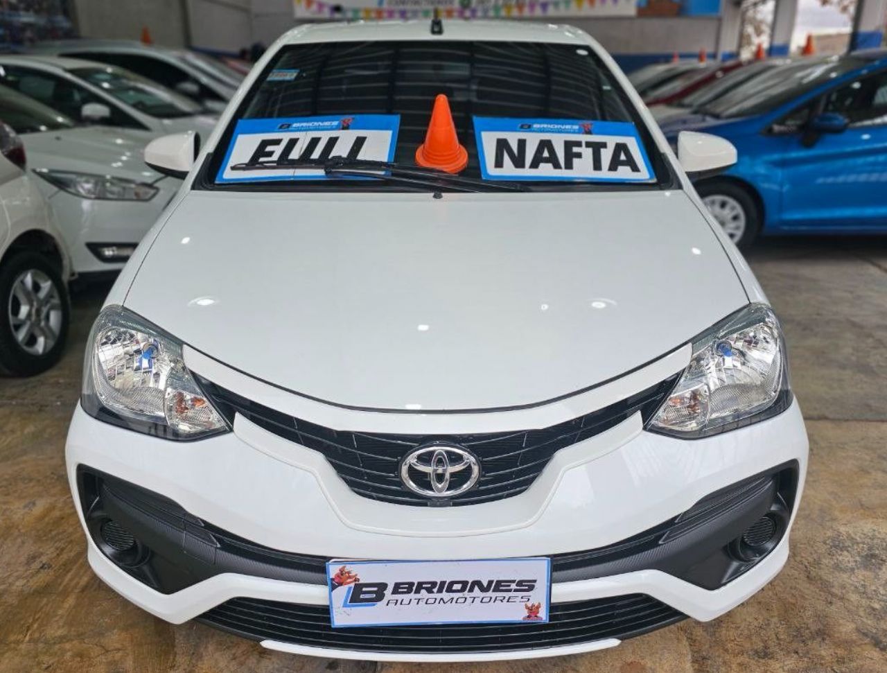 Toyota Etios Usado en Mendoza, deRuedas