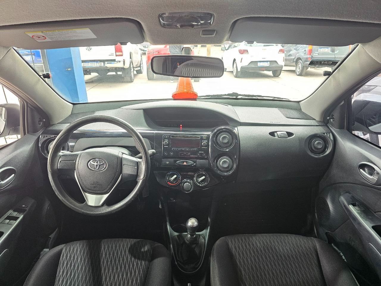 Toyota Etios Usado en Mendoza, deRuedas