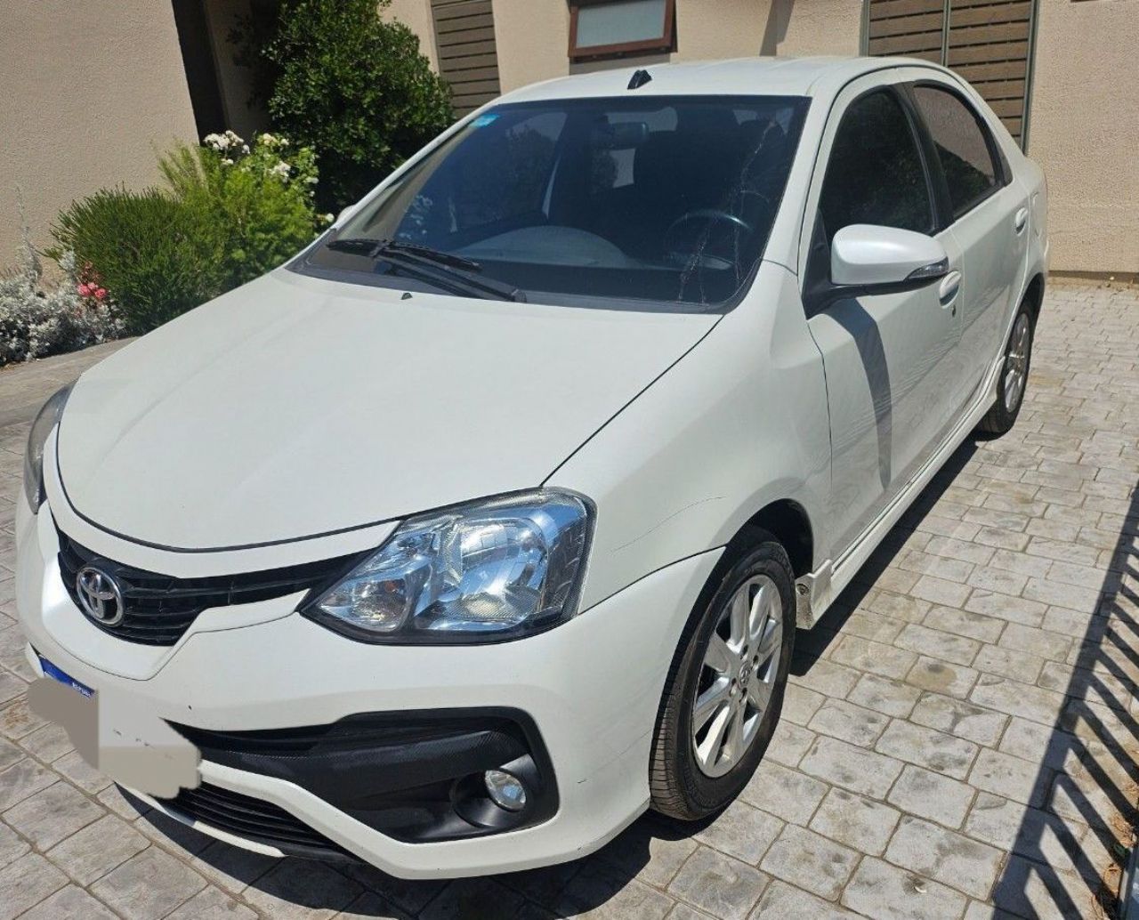 Toyota Etios Usado en Mendoza, deRuedas