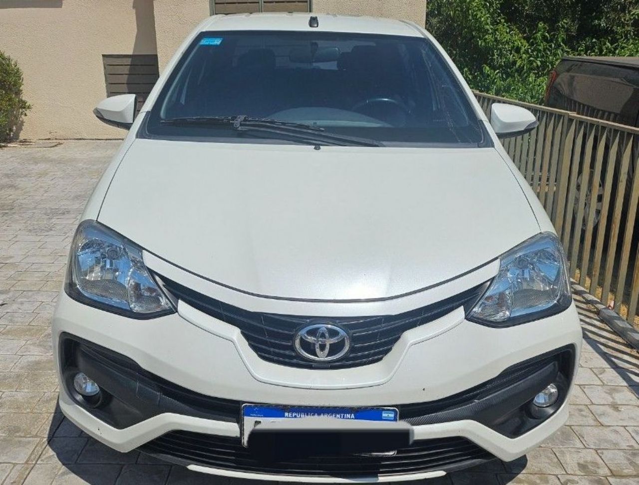 Toyota Etios Usado en Mendoza, deRuedas