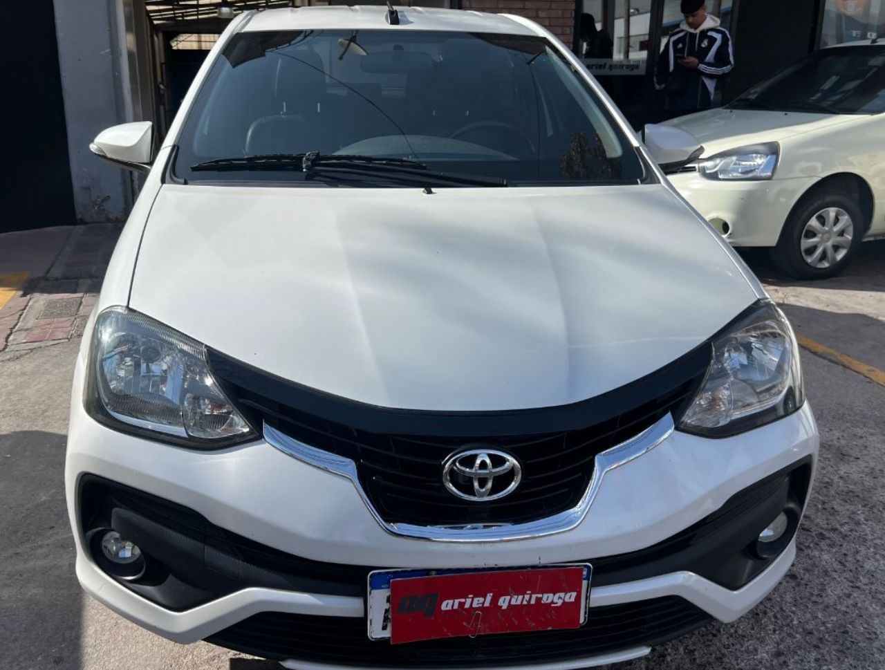 Toyota Etios Usado en Mendoza, deRuedas