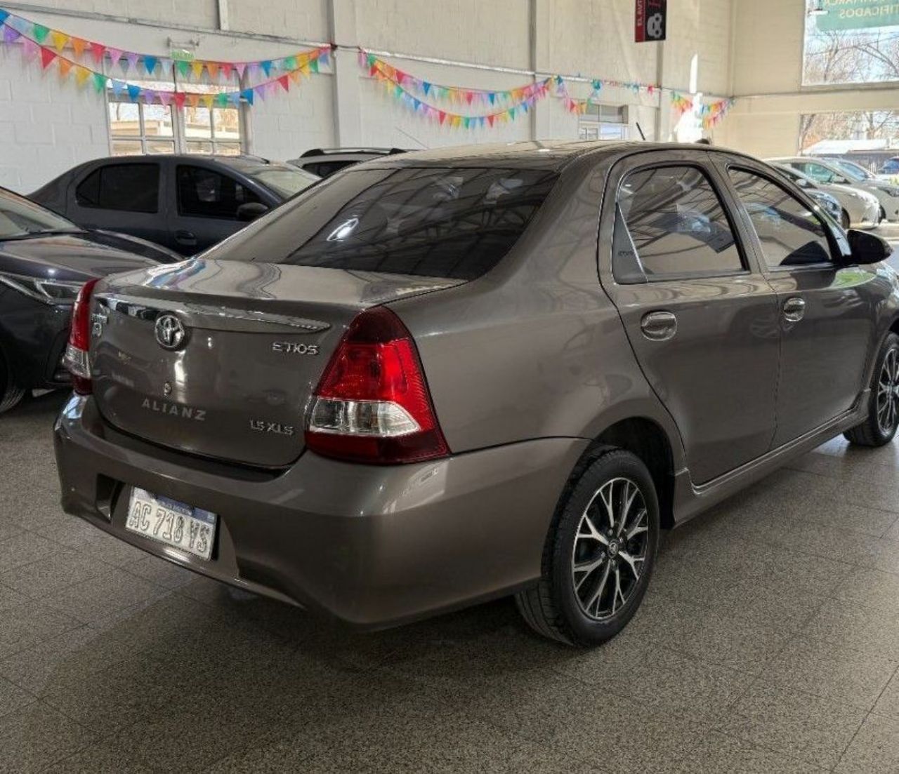 Toyota Etios Usado en San Luis, deRuedas