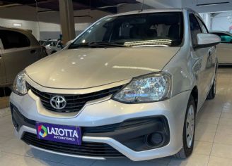 Toyota Etios Usado en Córdoba Financiado