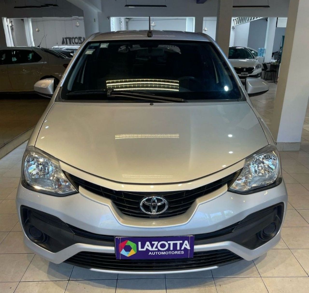 Toyota Etios Usado Financiado en Córdoba, deRuedas
