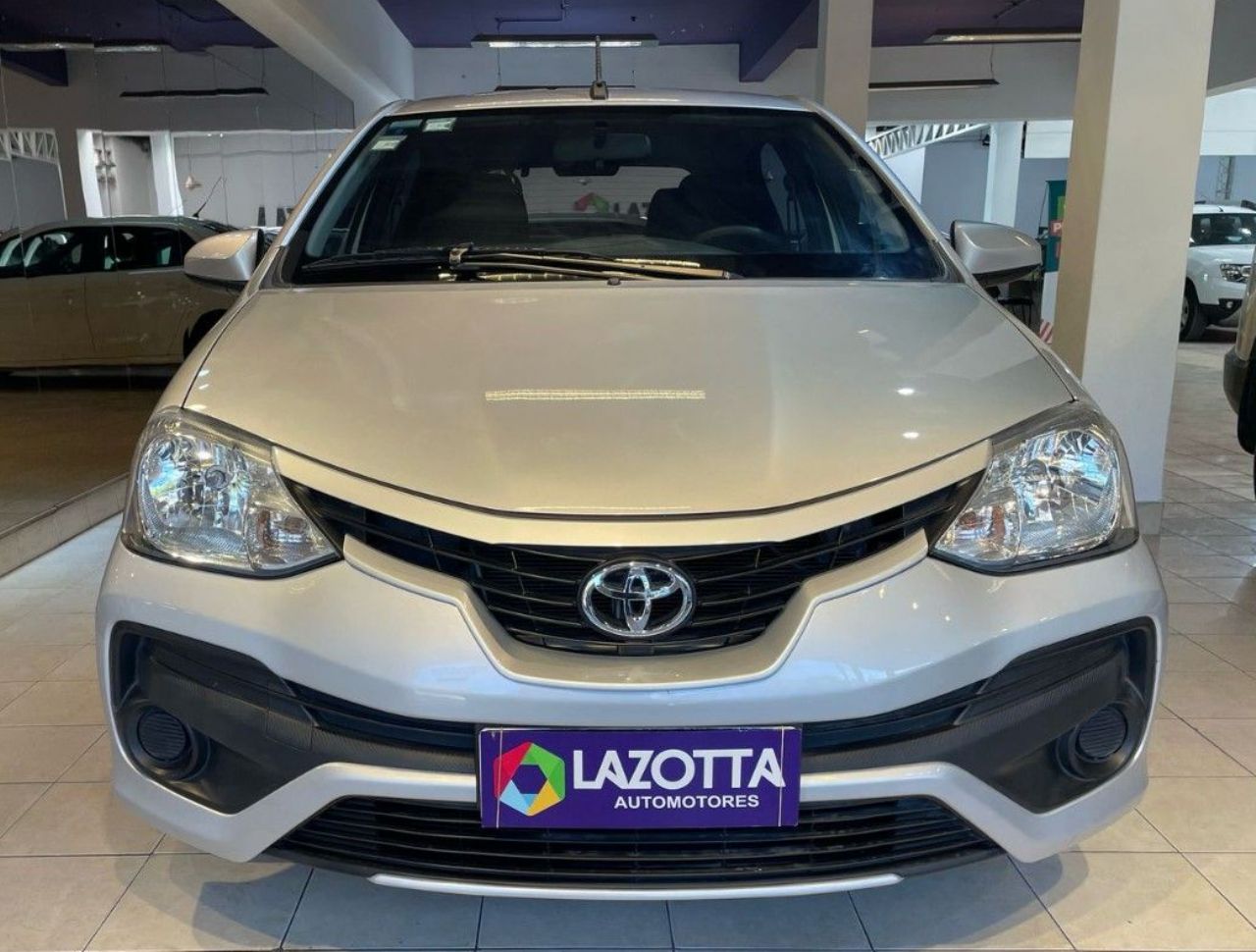 Toyota Etios Usado Financiado en Córdoba, deRuedas
