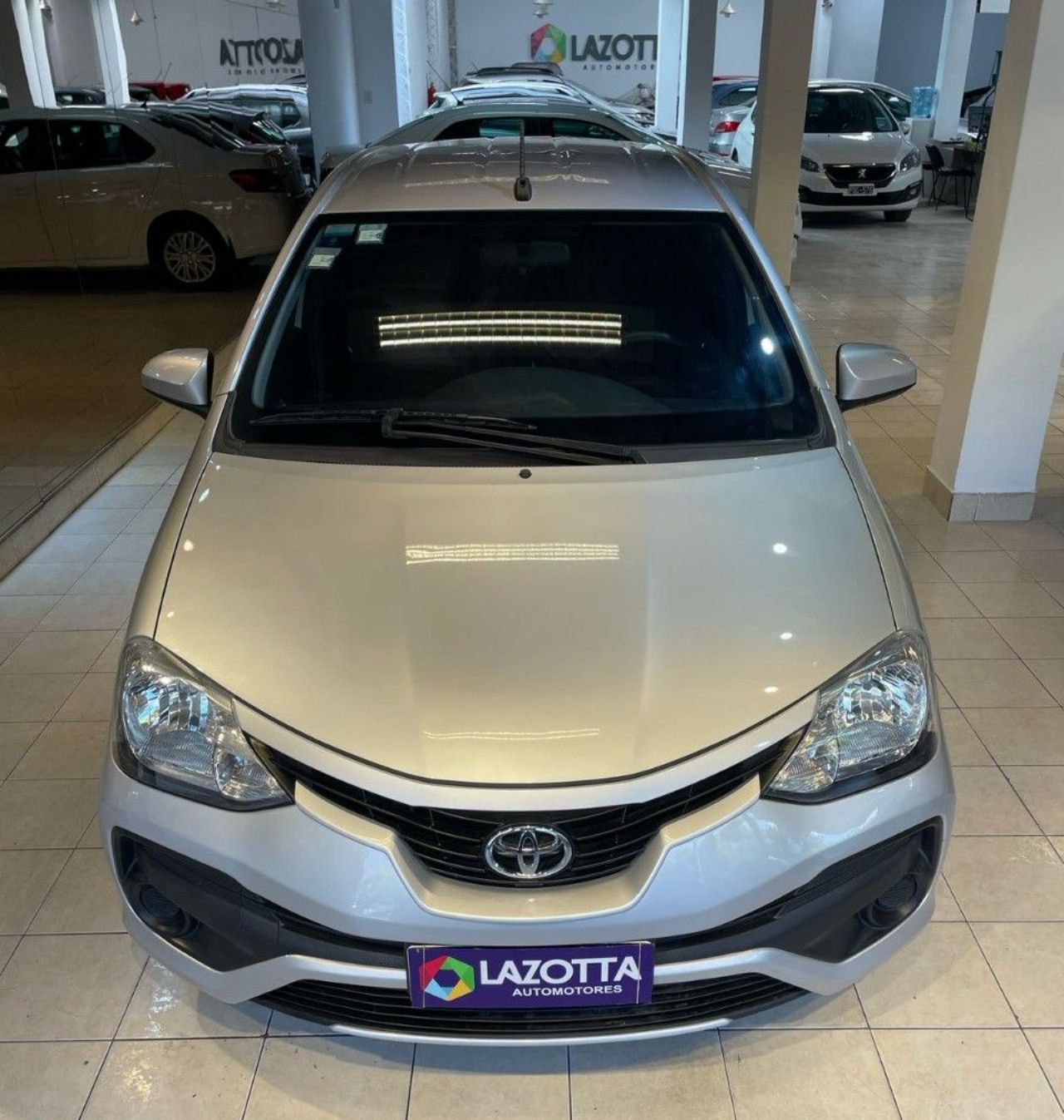 Toyota Etios Usado Financiado en Córdoba, deRuedas