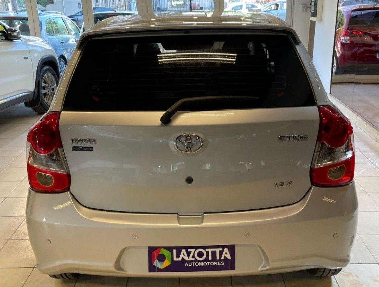Toyota Etios Usado Financiado en Córdoba, deRuedas