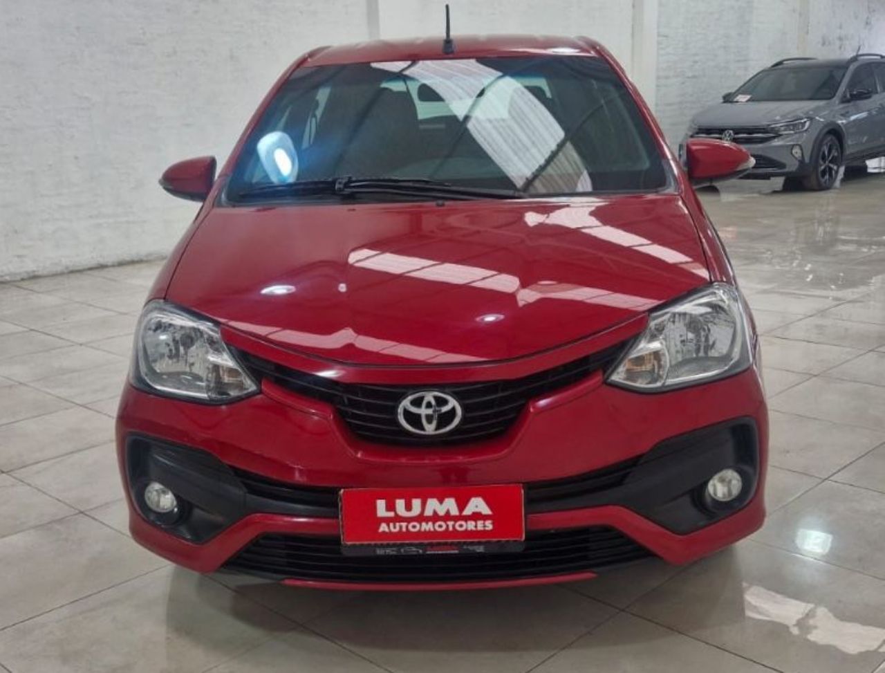 Toyota Etios Usado Financiado en Mendoza, deRuedas