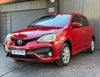 Toyota Etios Usado en Córdoba Financiado