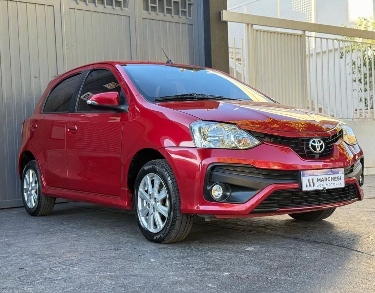 Toyota Etios Usado Financiado en Córdoba, deRuedas