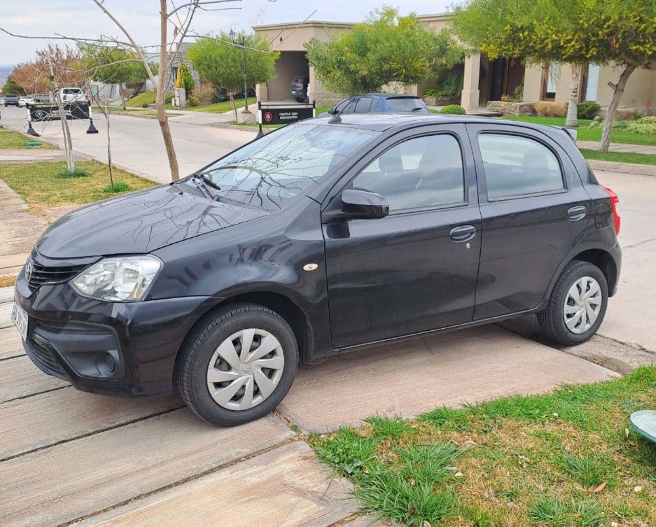 Toyota Etios Usado en Mendoza, deRuedas
