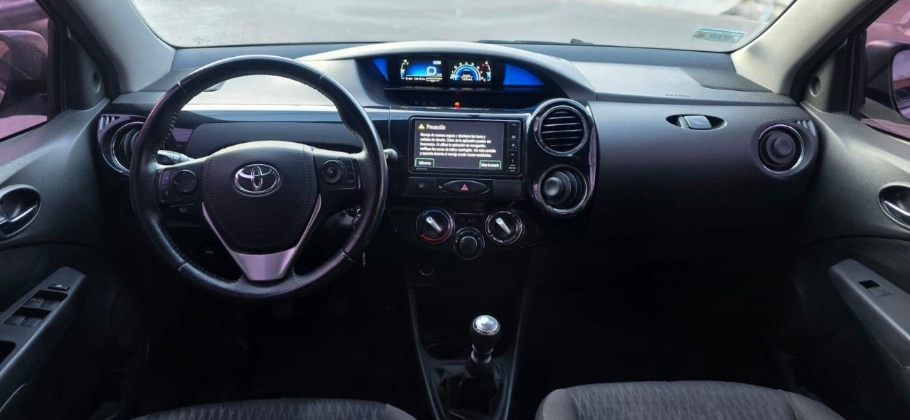 Toyota Etios Usado en Mendoza, deRuedas