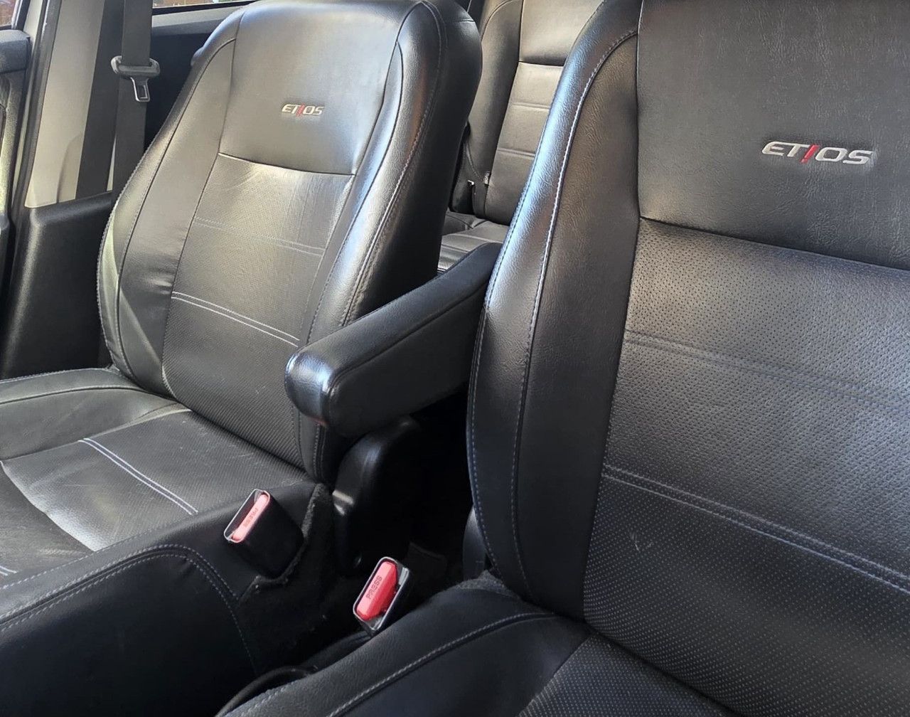 Toyota Etios Usado Financiado en Buenos Aires, deRuedas