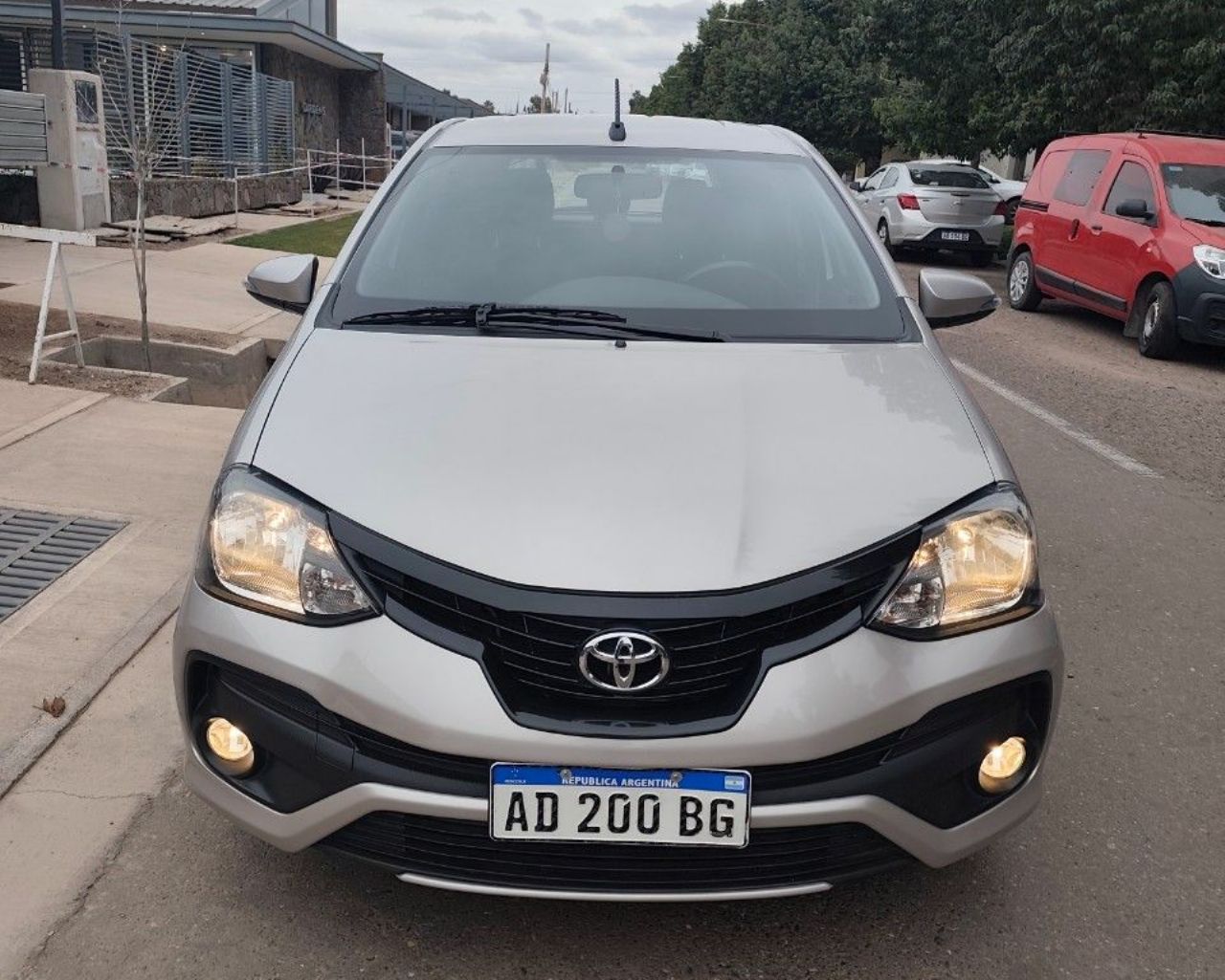 Toyota Etios Usado en Mendoza, deRuedas
