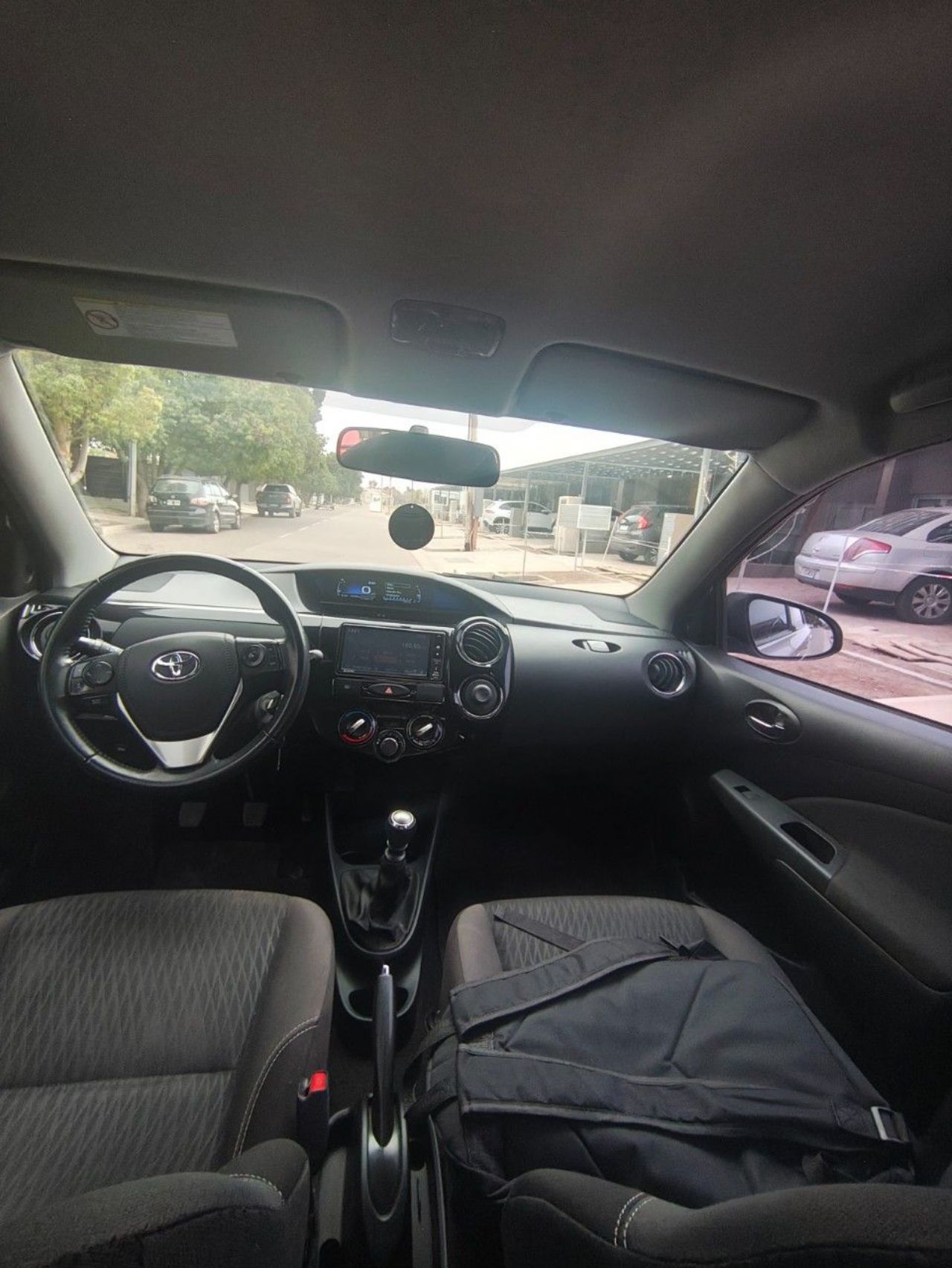 Toyota Etios Usado en Mendoza, deRuedas