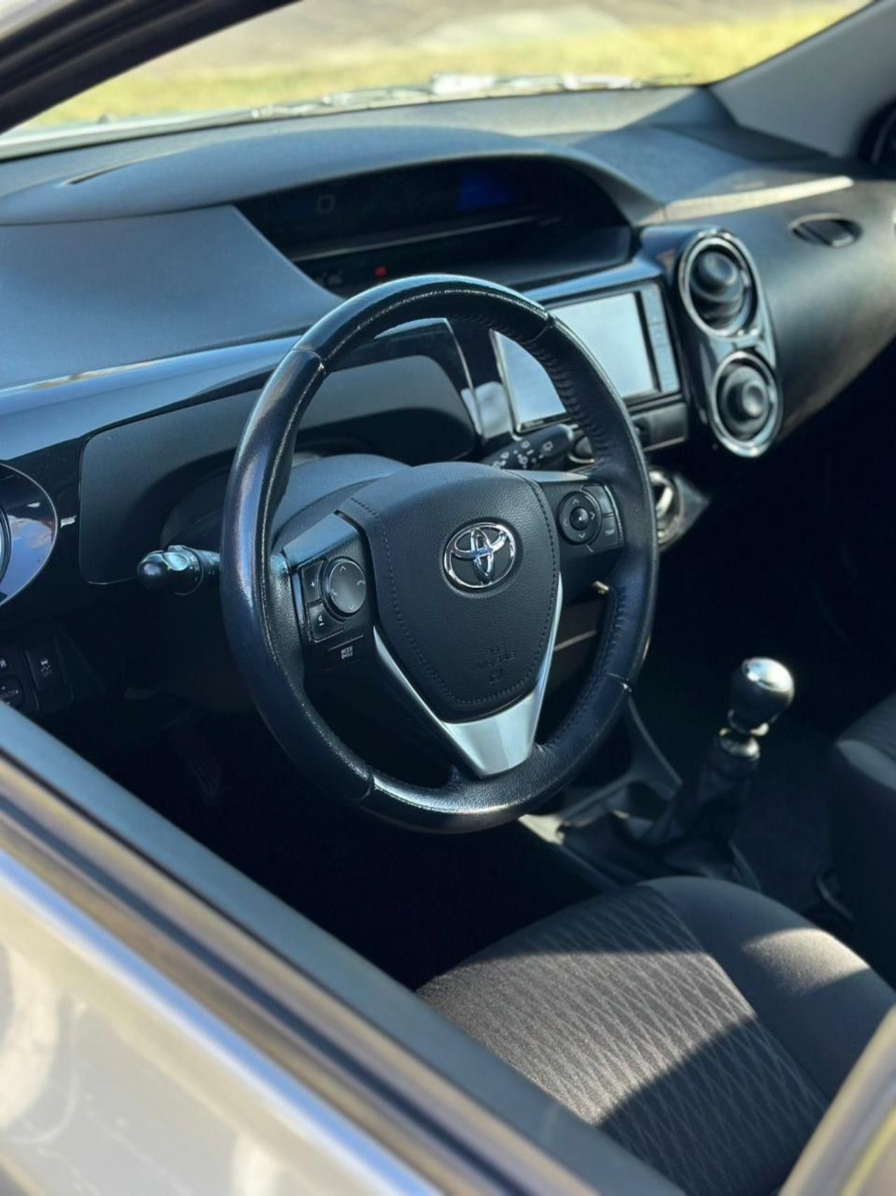 Toyota Etios Usado en Mendoza, deRuedas