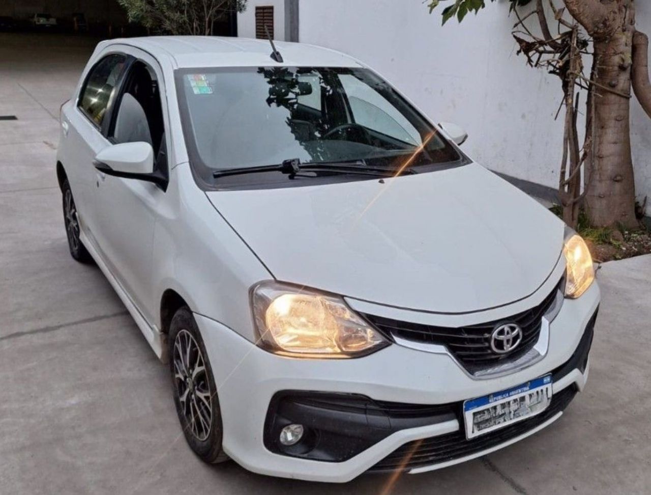 Toyota Etios Usado en Tucumán, deRuedas