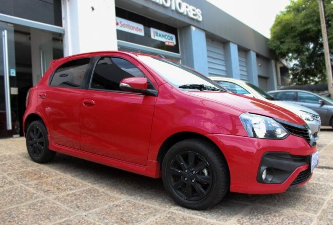 Toyota Etios Usado en Córdoba, deRuedas