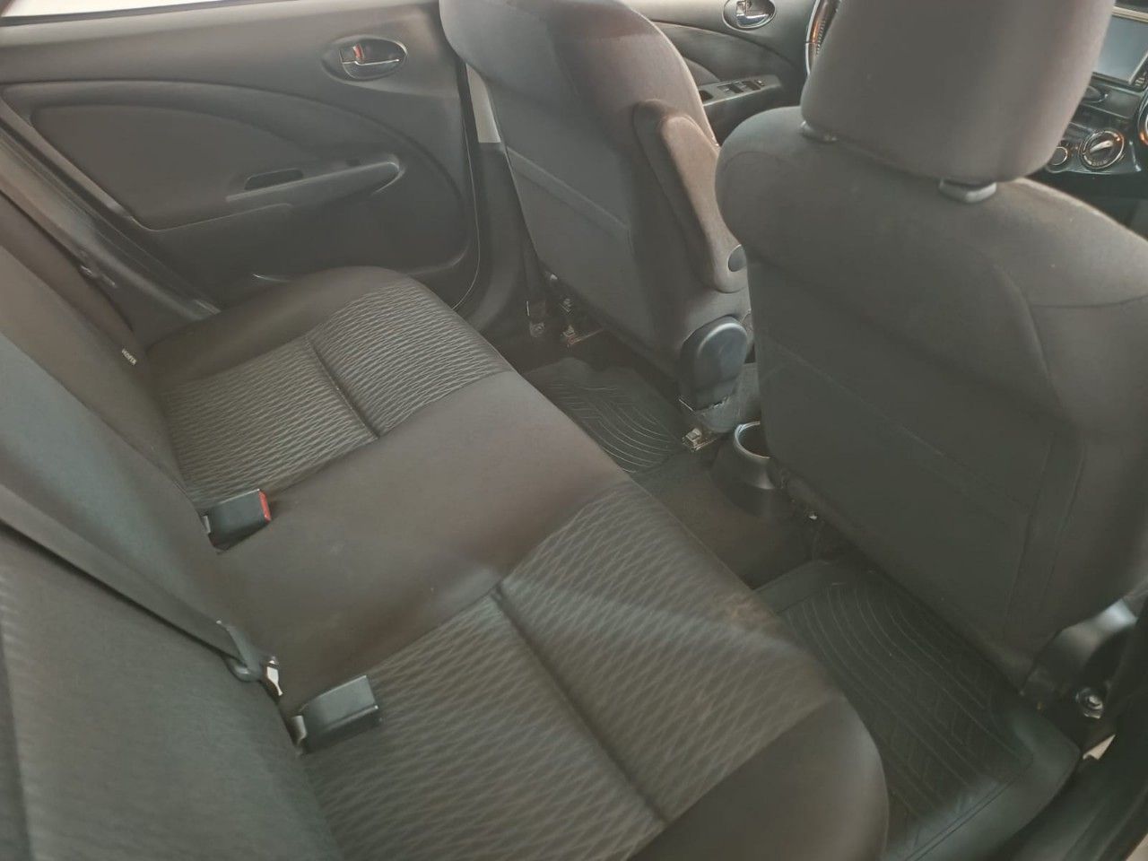Toyota Etios Usado Financiado en Córdoba, deRuedas