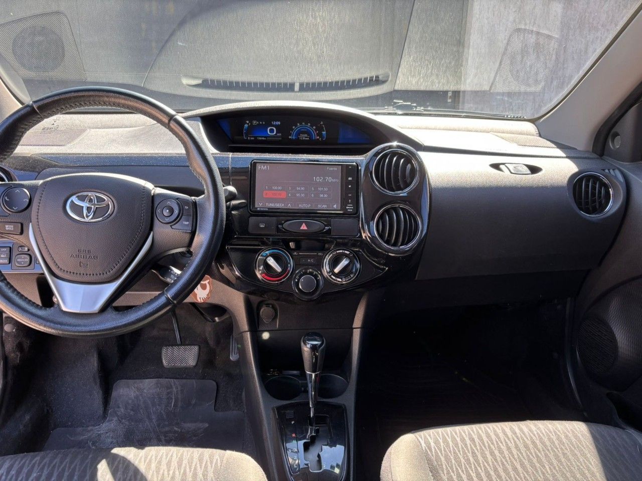 Toyota Etios Usado en Mendoza, deRuedas