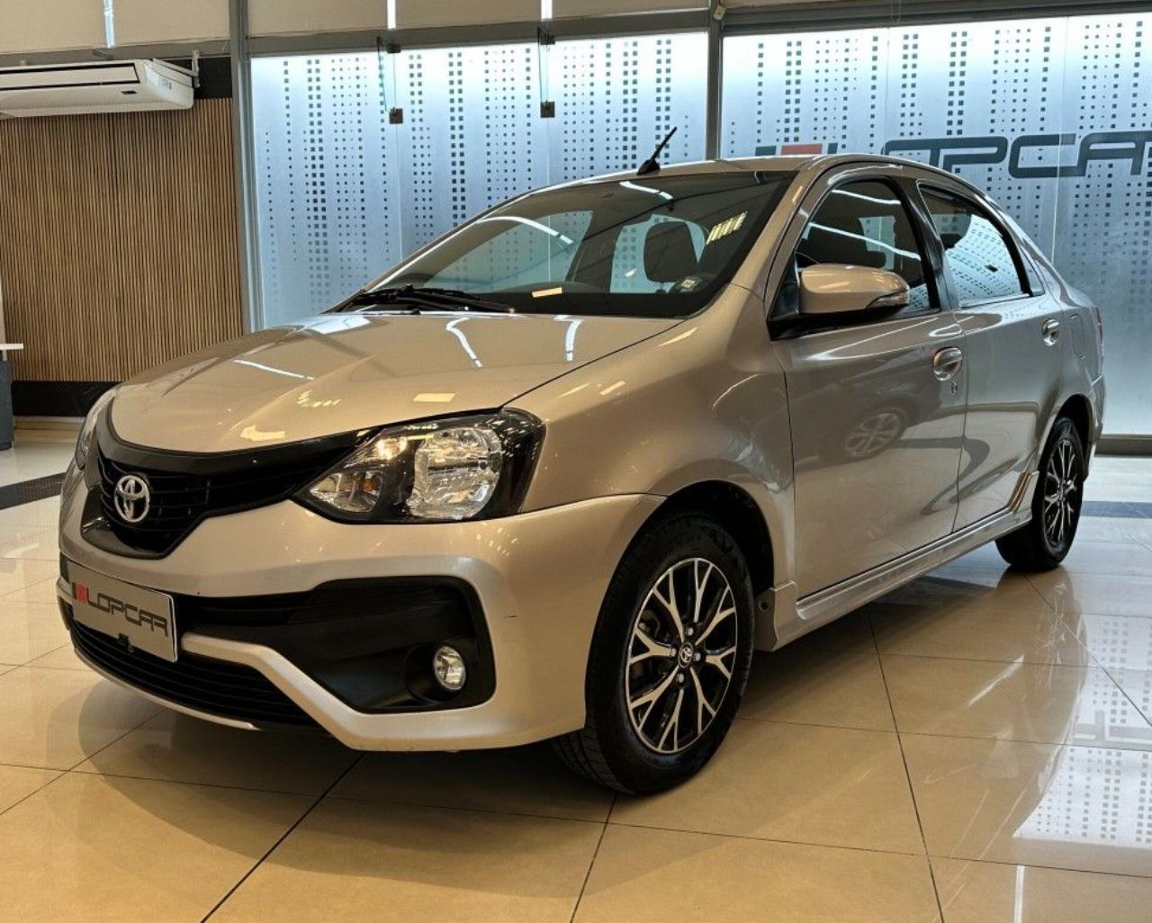 Toyota Etios Usado Financiado en Córdoba, deRuedas