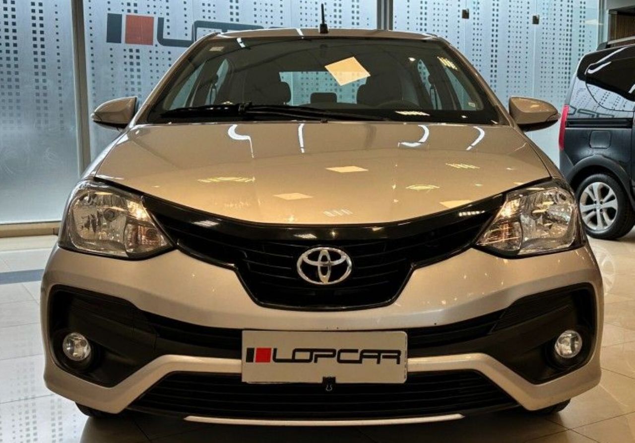 Toyota Etios Usado Financiado en Córdoba, deRuedas