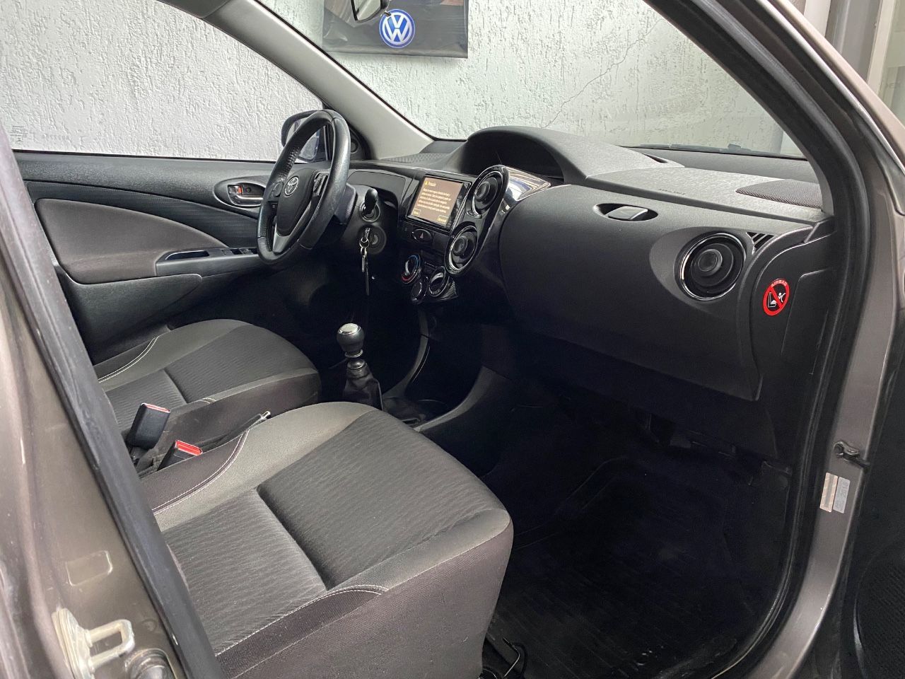 Toyota Etios Usado Financiado en Mendoza, deRuedas