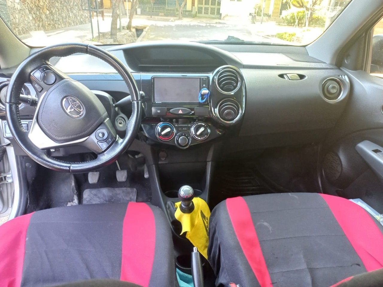 Toyota Etios Usado en Mendoza, deRuedas