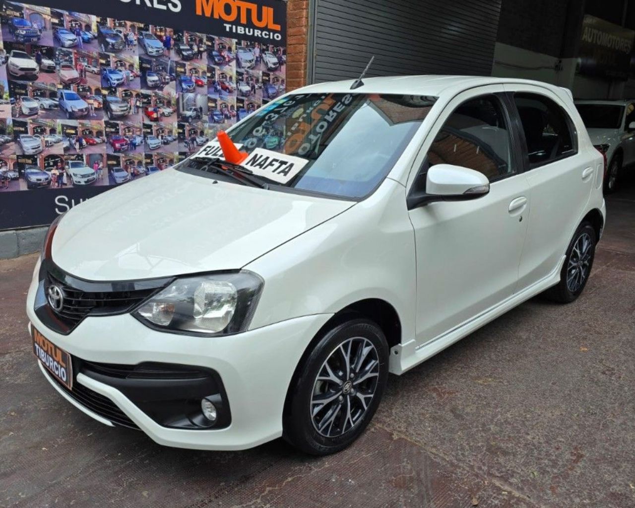 Toyota Etios Usado Financiado en Mendoza, deRuedas