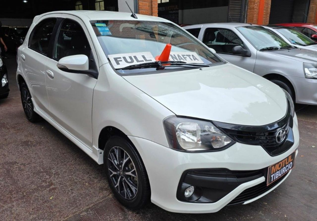 Toyota Etios Usado Financiado en Mendoza, deRuedas