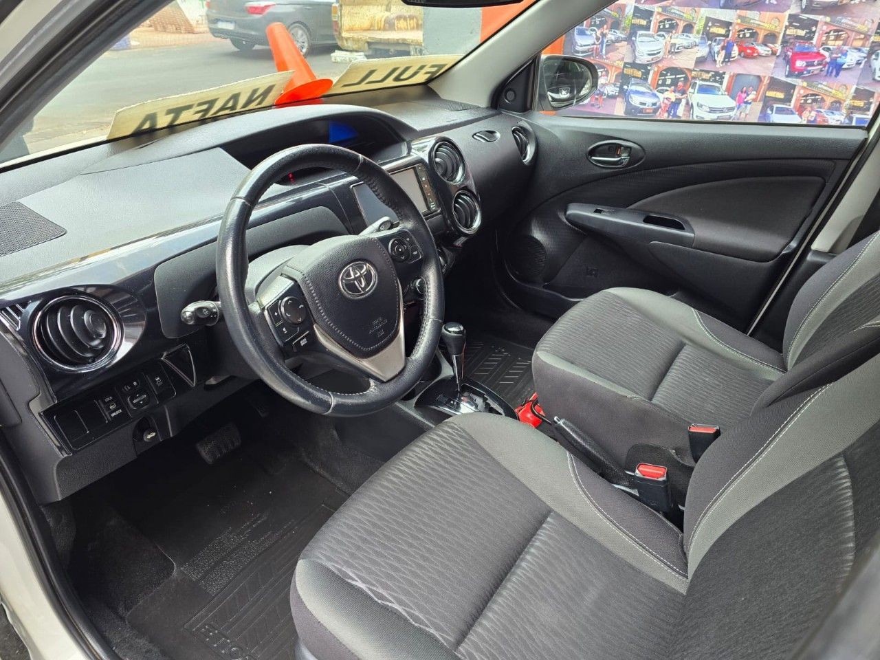 Toyota Etios Usado Financiado en Mendoza, deRuedas